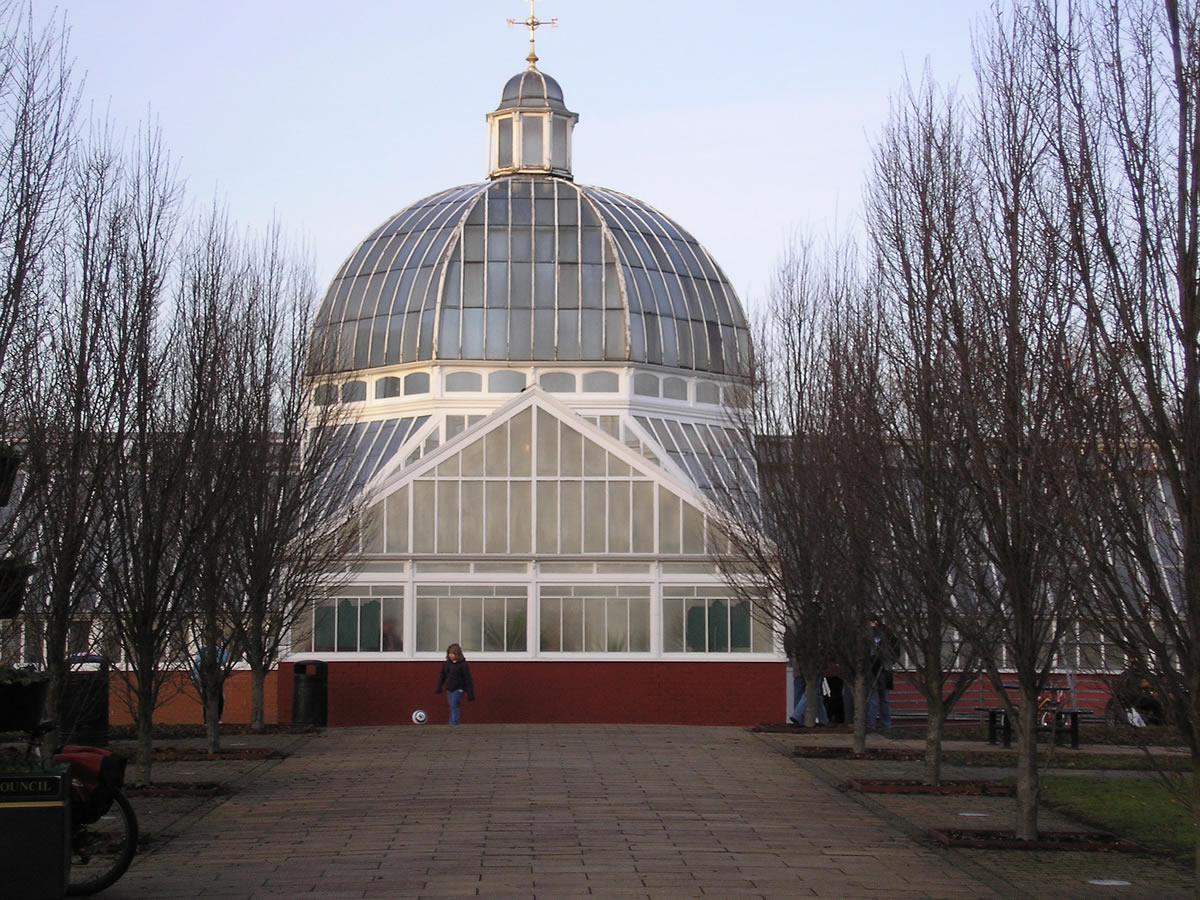 Queen's Park Glasshouse